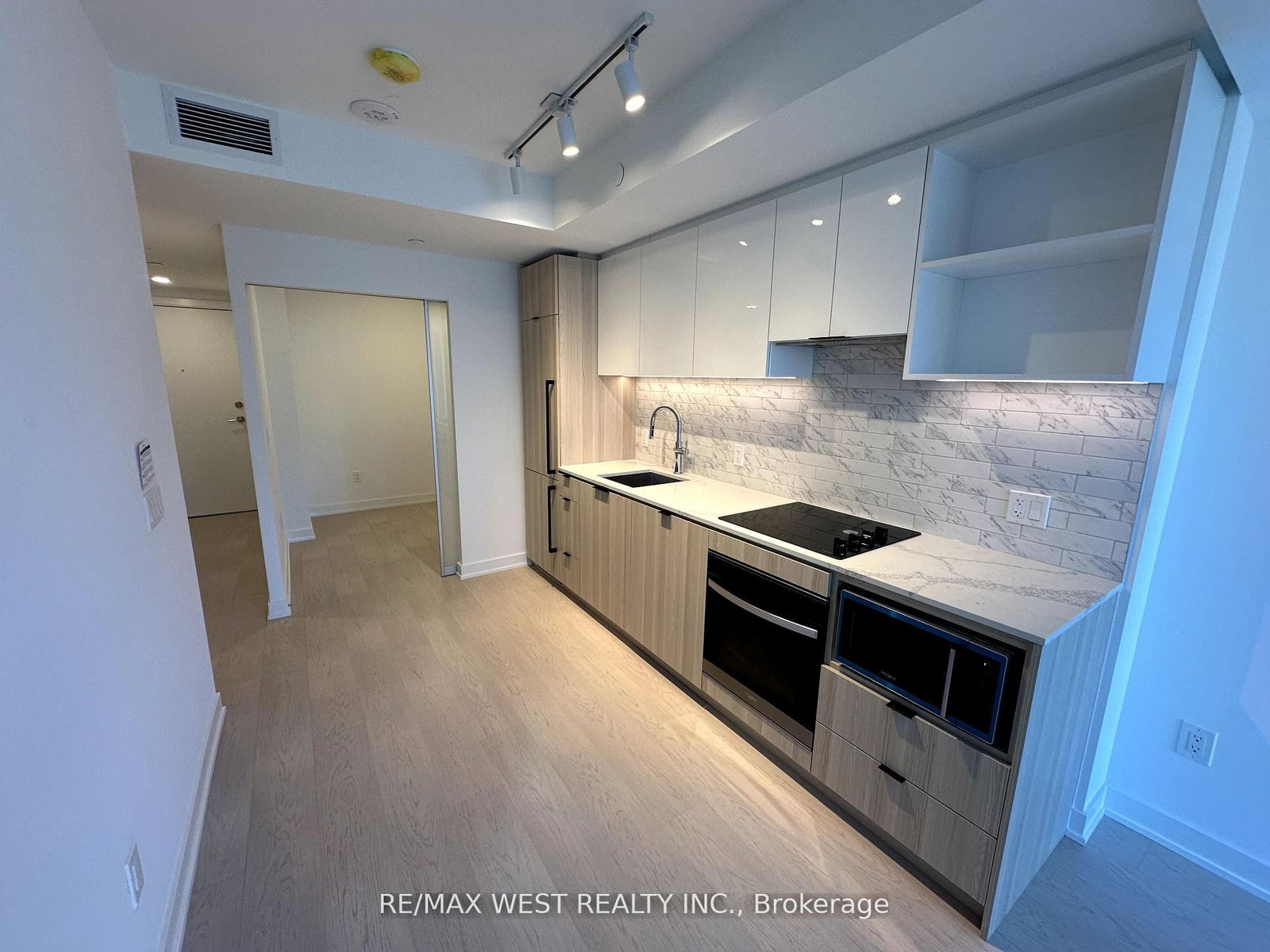 252 Church Street, Unit 1105 - Photo 4