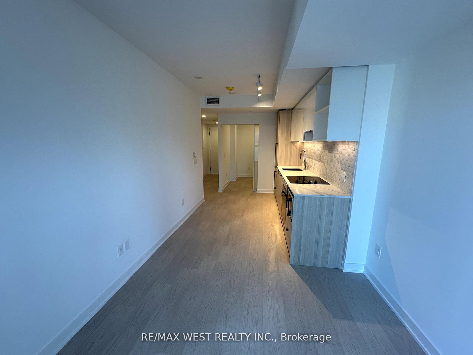 252 Church Street, Unit 1105 - Photo 5