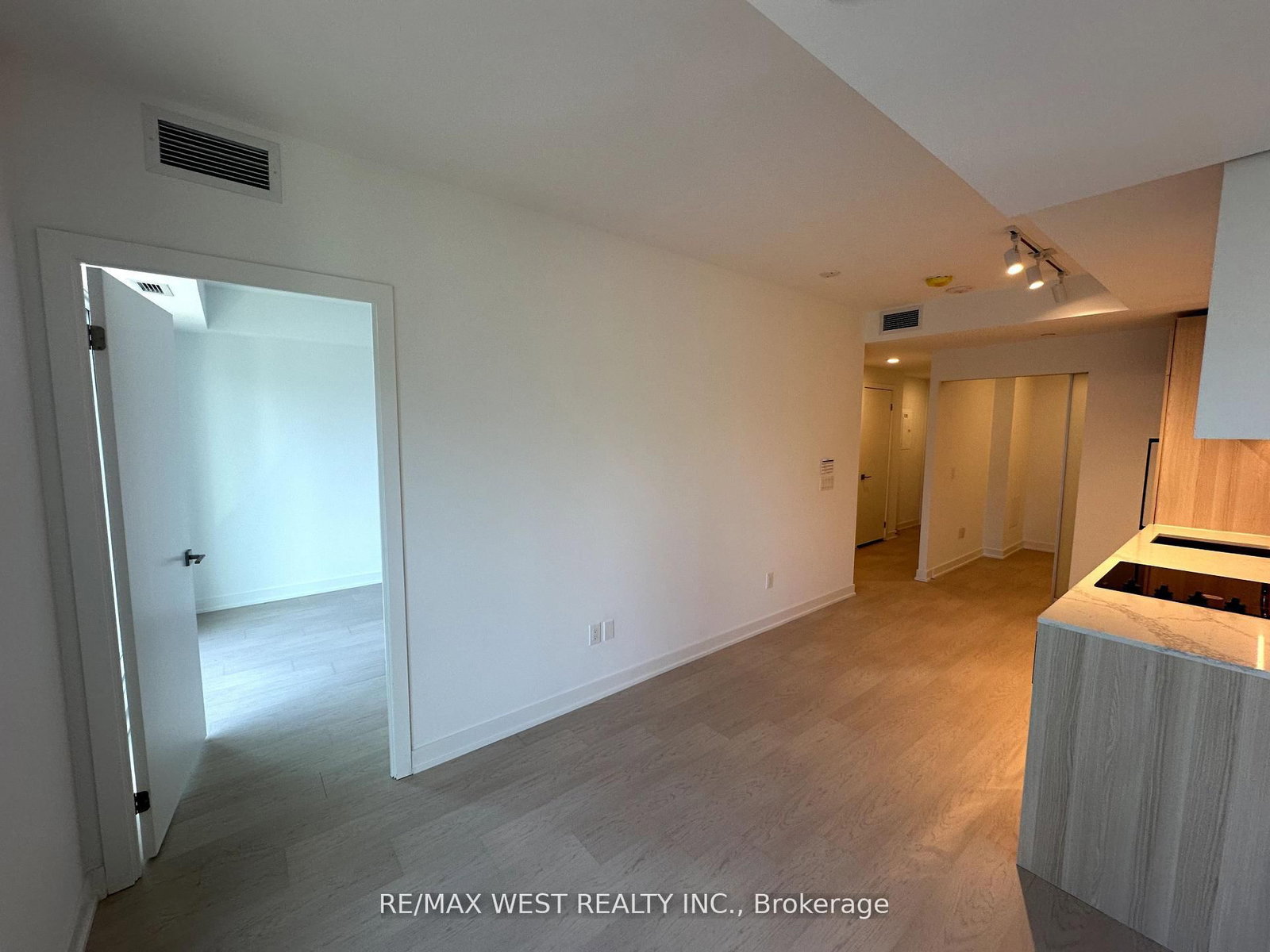 252 Church Street, Unit 1105 - Photo 6