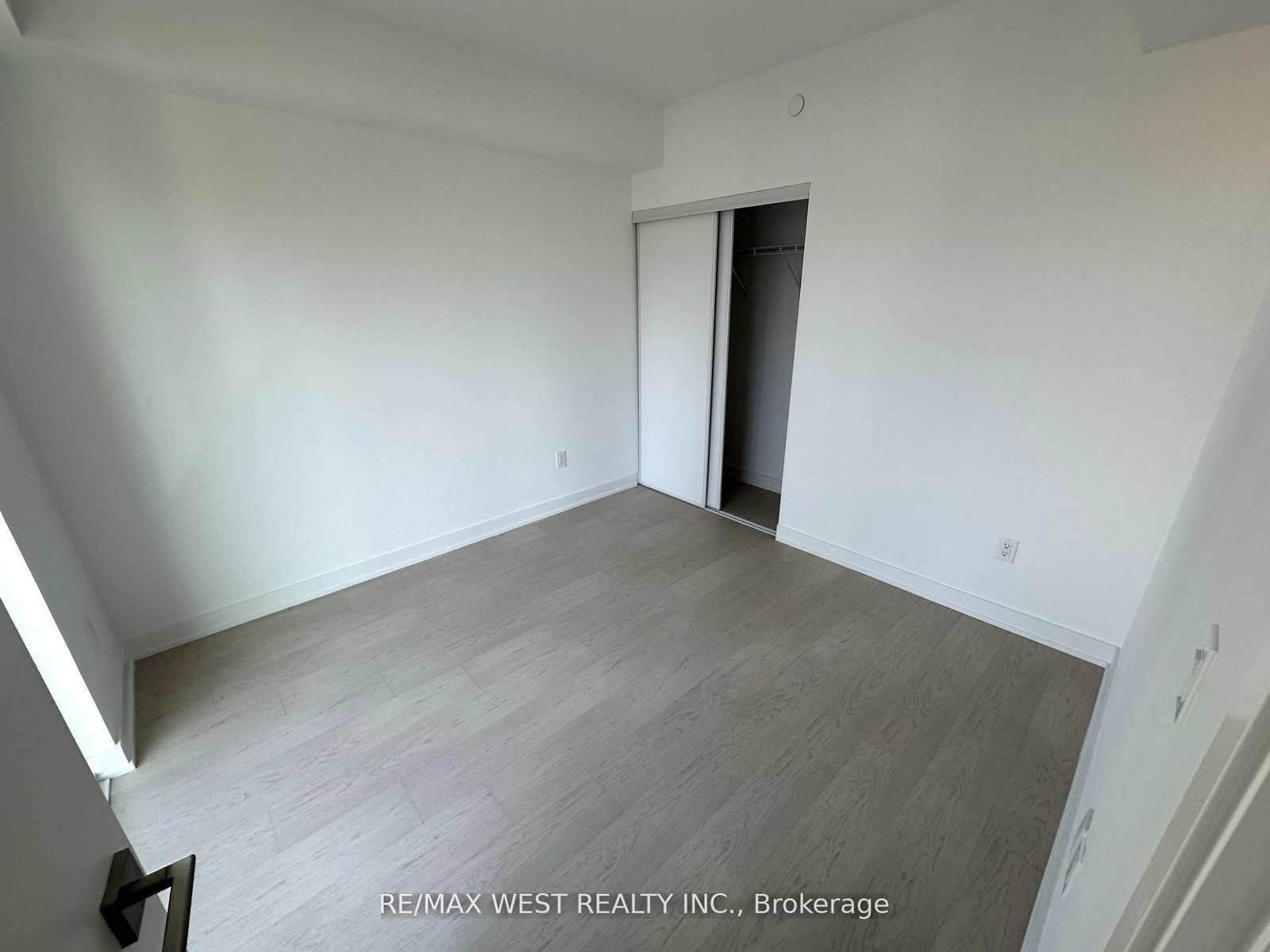 252 Church Street, Unit 1105 - Photo 8