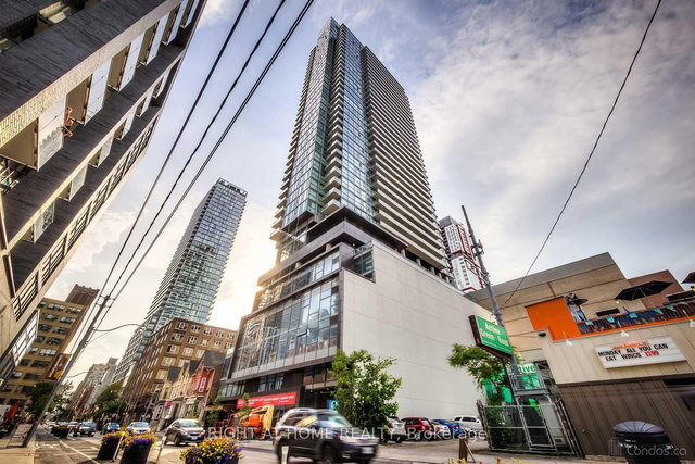 1003 - 290 Adelaide Street W