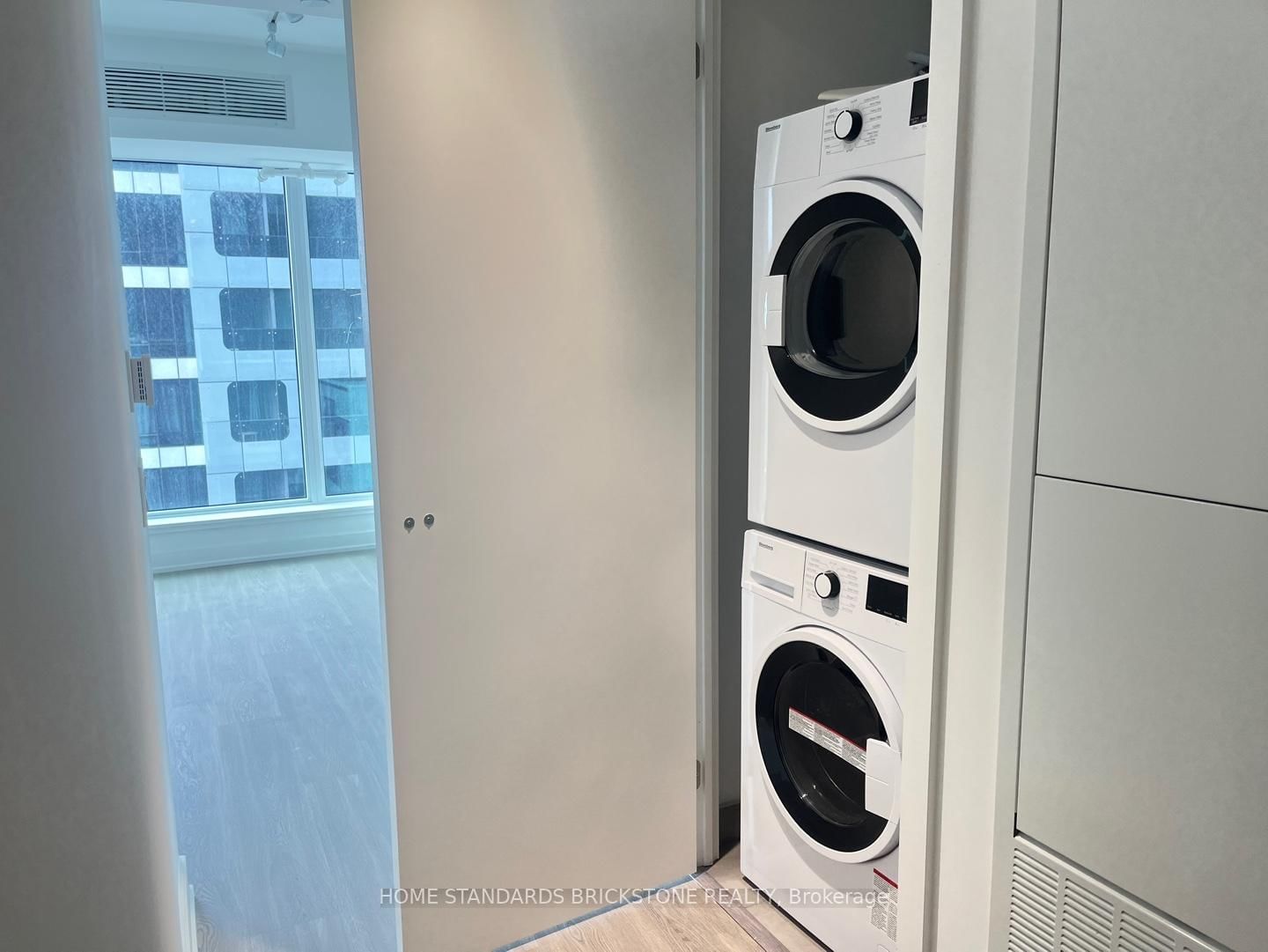 8 Wellesley West Street, Unit 4005 - Photo 11