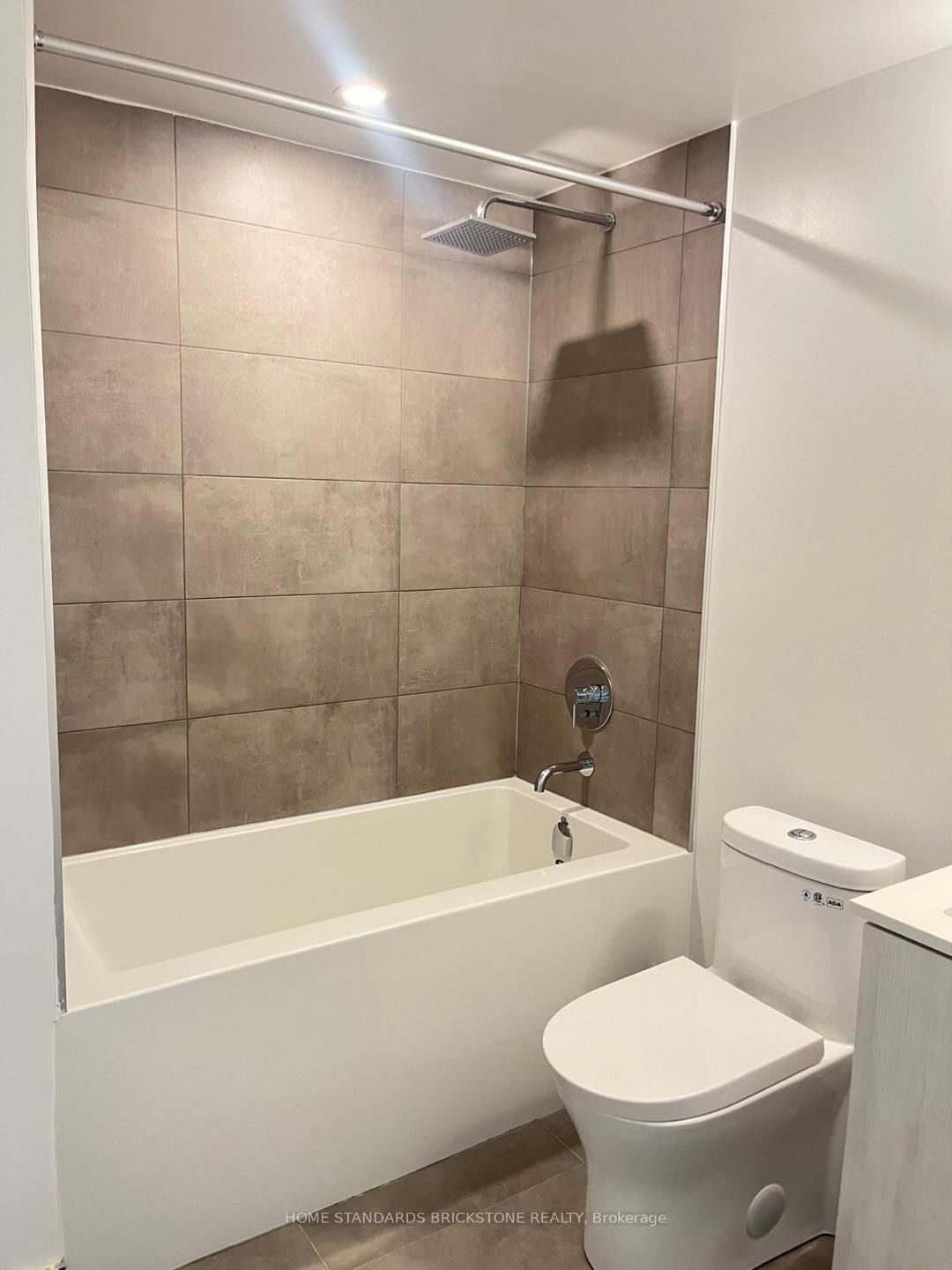 8 Wellesley West Street, Unit 4005 - Photo 9