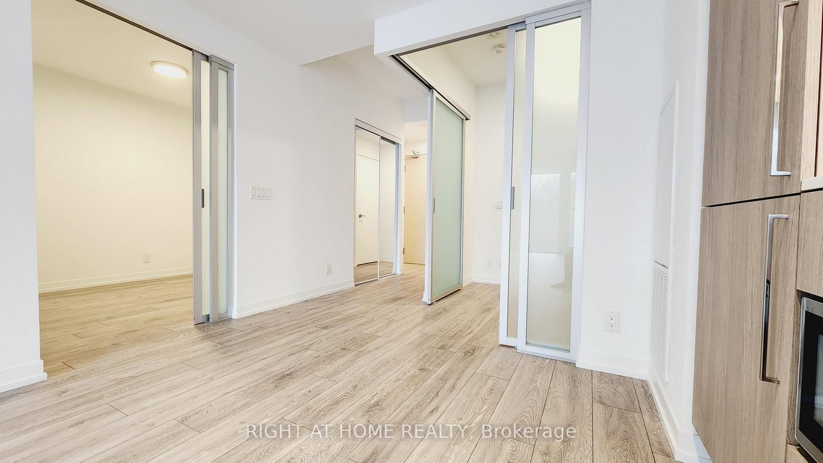 2020 Bathurst Street, Unit 536 - Photo 8