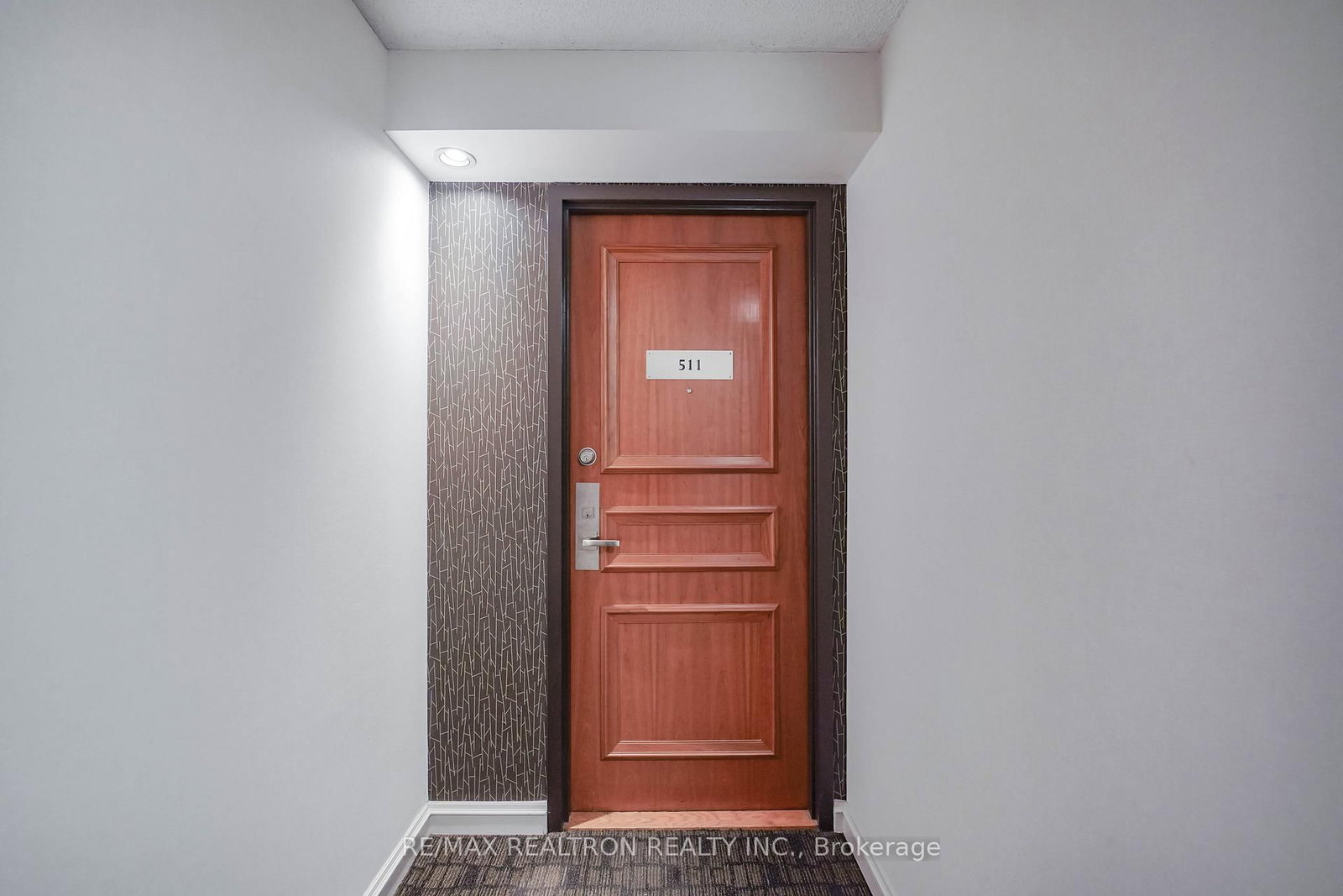 256 Doris Avenue, Unit 511 - Photo 10