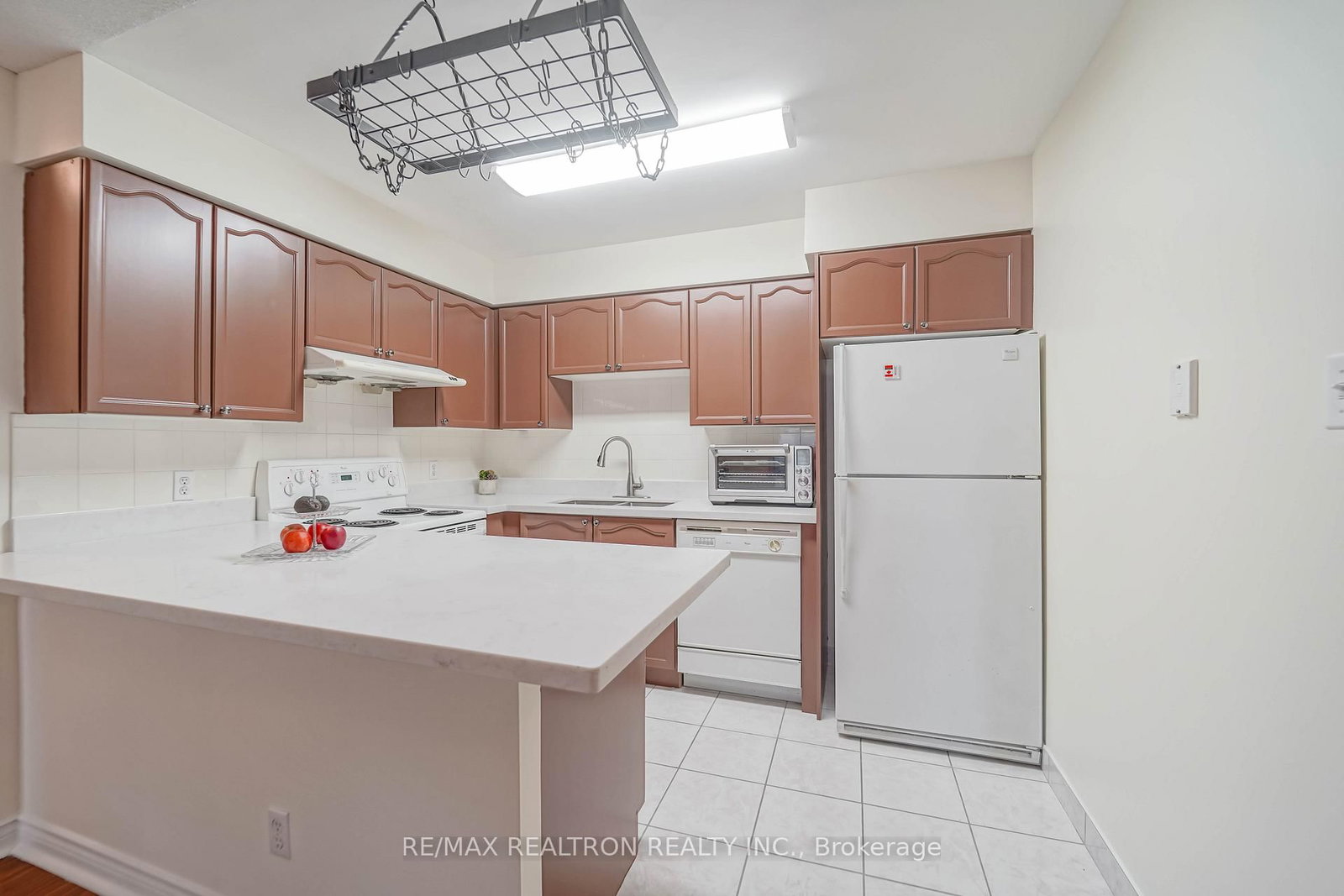 256 Doris Avenue, Unit 511 - Photo 14