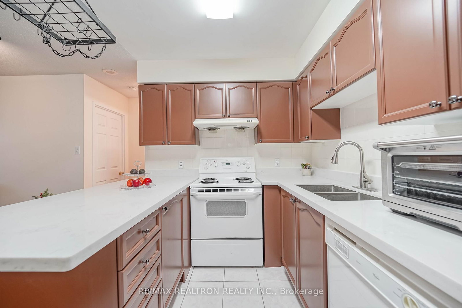 256 Doris Avenue, Unit 511 - Photo 15