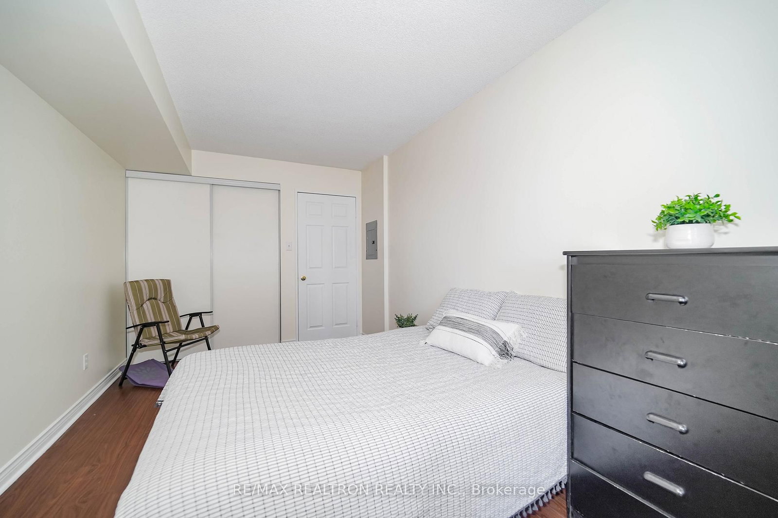 256 Doris Avenue, Unit 511 - Photo 18