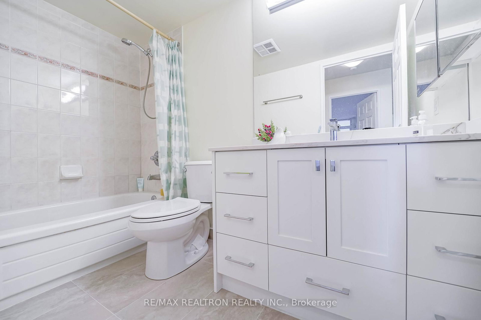 256 Doris Avenue, Unit 511 - Photo 19