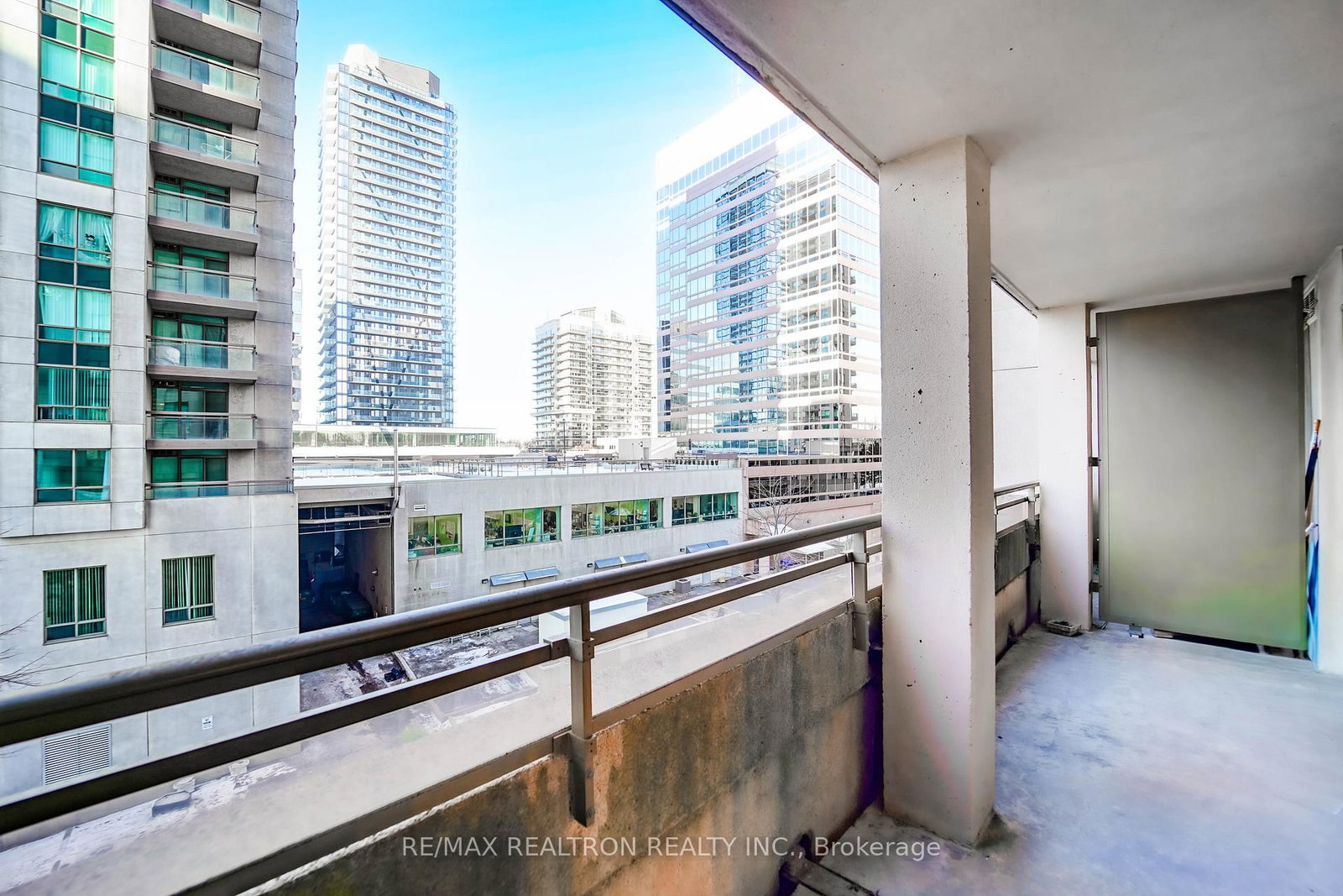 256 Doris Avenue, Unit 511 - Photo 21