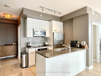 2704-295 Adelaide Street West, Toronto, Ontario image-0-3