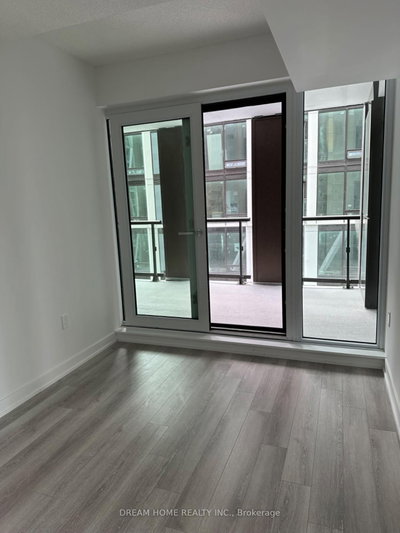 1509-238 Simcoe Street, Toronto, Ontario image-0-3