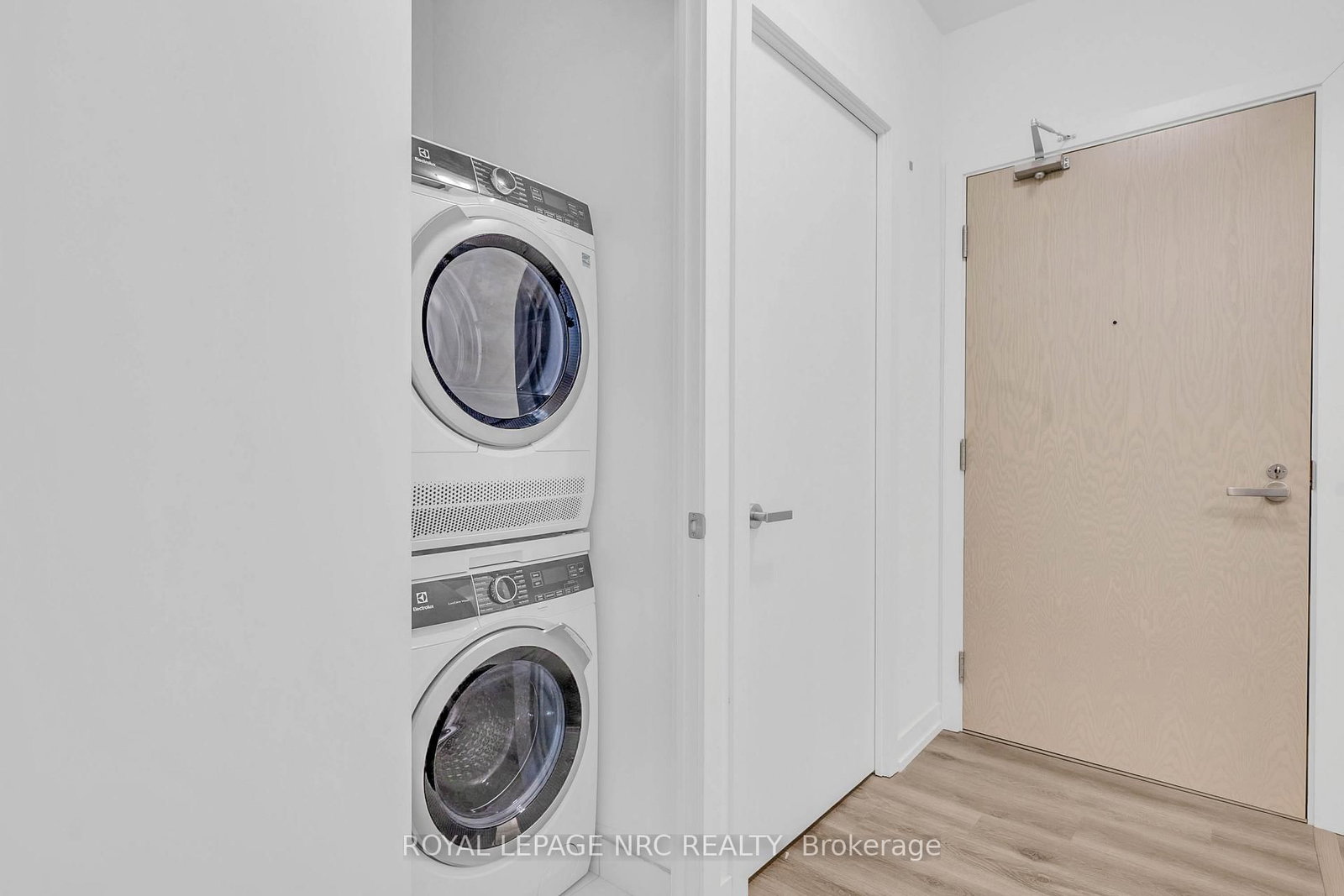 138 Downes Street, Unit 6908 - Photo 25