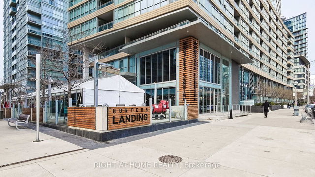 703 - 10 Capreol Court