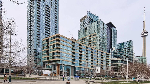 703 - 10 Capreol Court