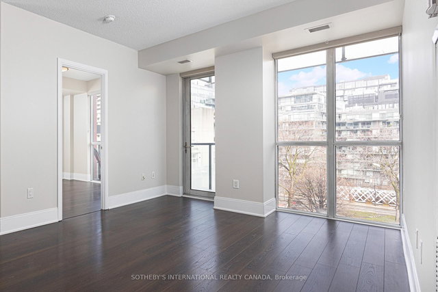 711 - 560 Front Street