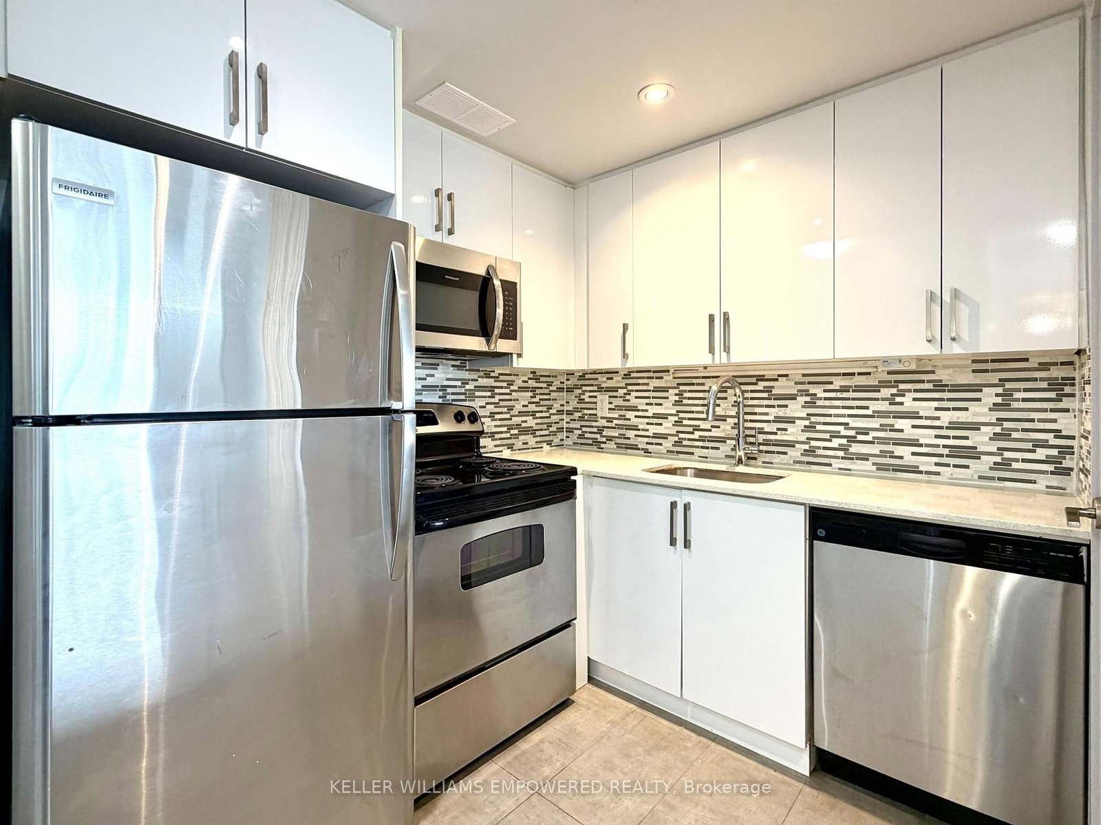 Condo for lease at 608-225 Davisville Avenue, Toronto, Ontario, M4S 1G9 - Mount Pleasant West - MLS: C13010594