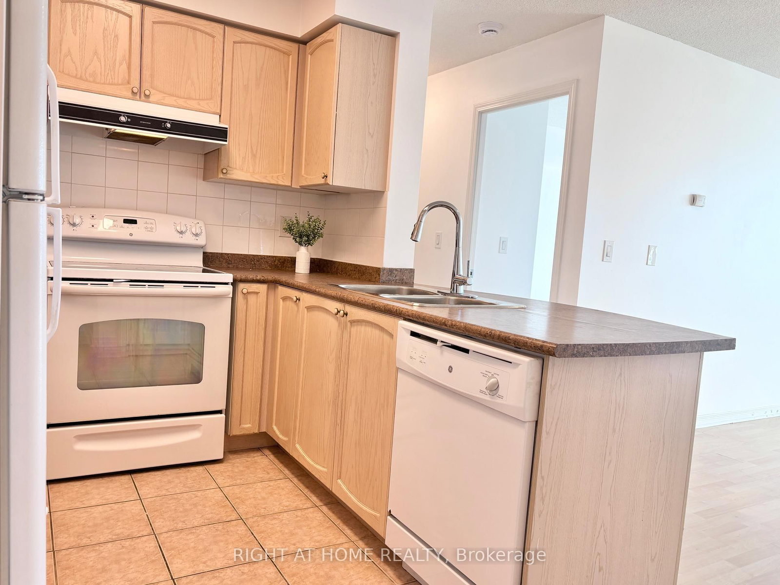 5508 Yonge Street, Unit 2607 - Photo 9