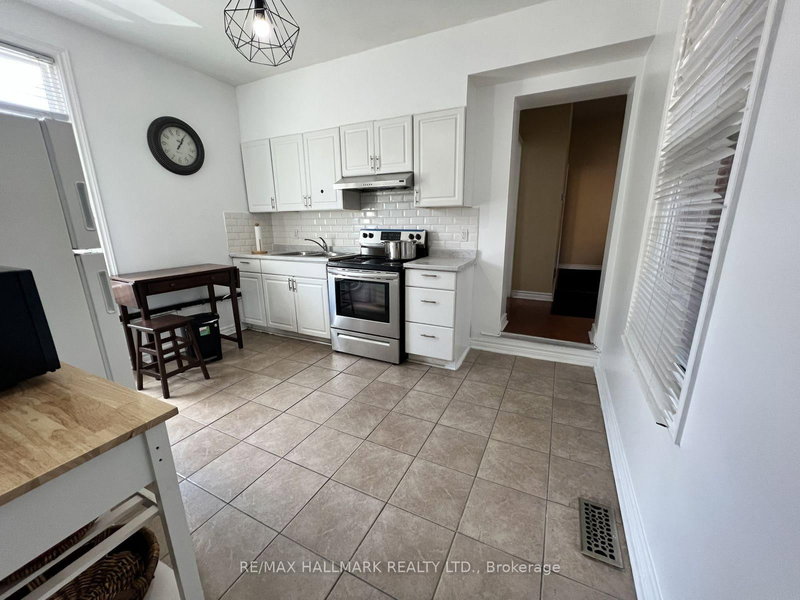 2 - 374 Dundas St E, Toronto, M5A 2A3 | Image 2
