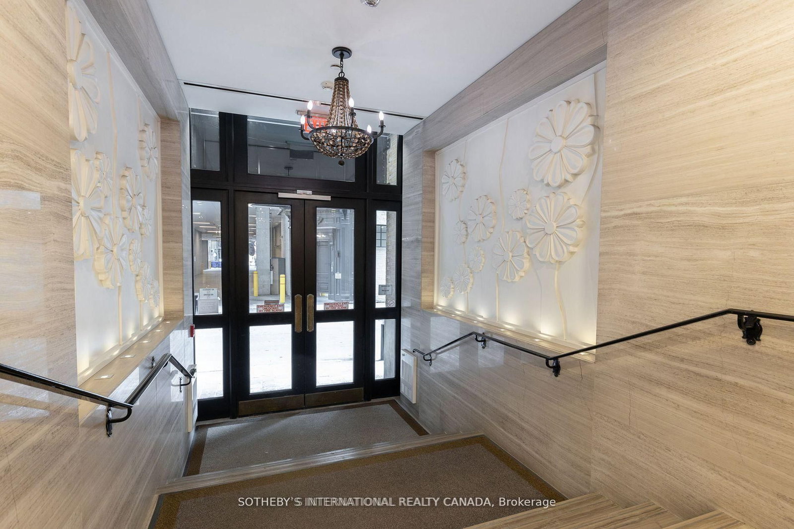 22 Leader Lane, Unit 325 - Photo 4