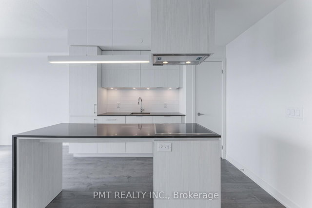 1604 - 20 Richardson Street