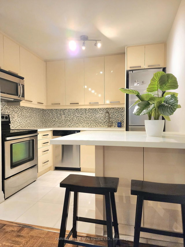 208 - 60 Montclair Avenue