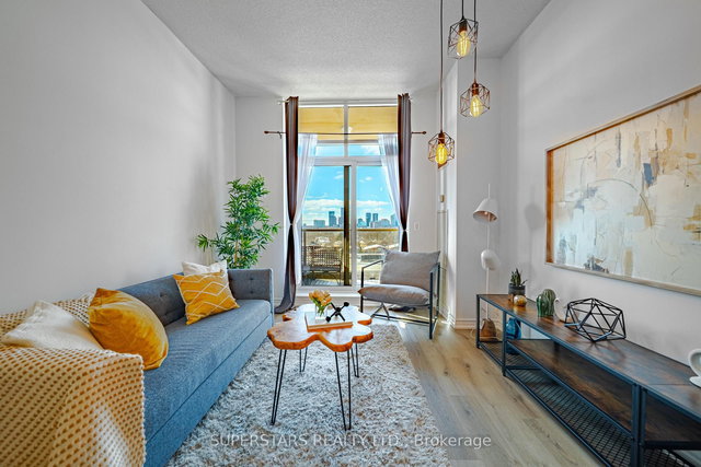 713 - 18 Kenaston Gardens