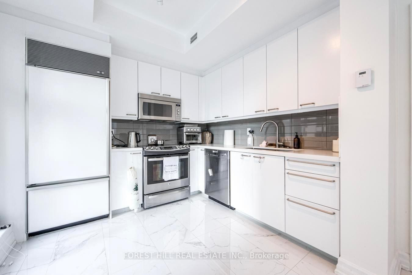 Condo for sale at 305-38 Avenue Road, Toronto, Ontario, M5R 2G2 - Annex - MLS: C13011582