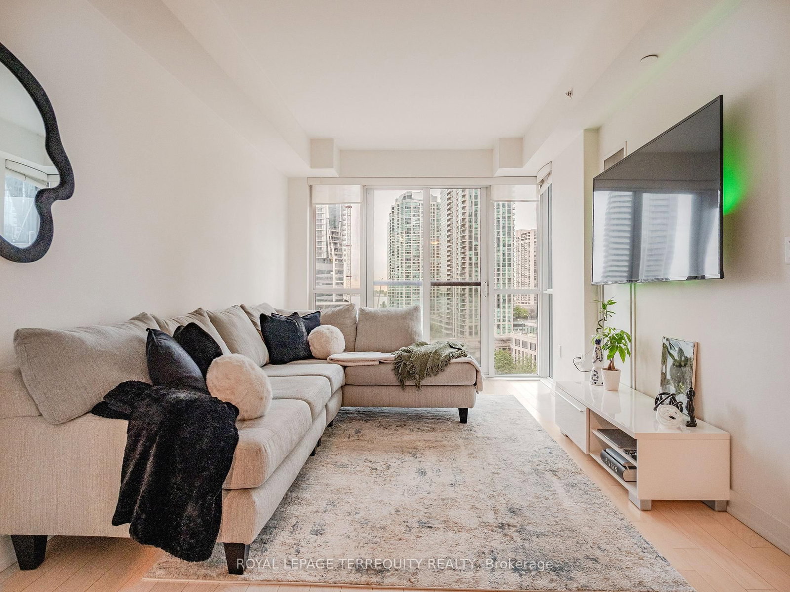 1 The Esplanade, Unit 1009 - Photo 2