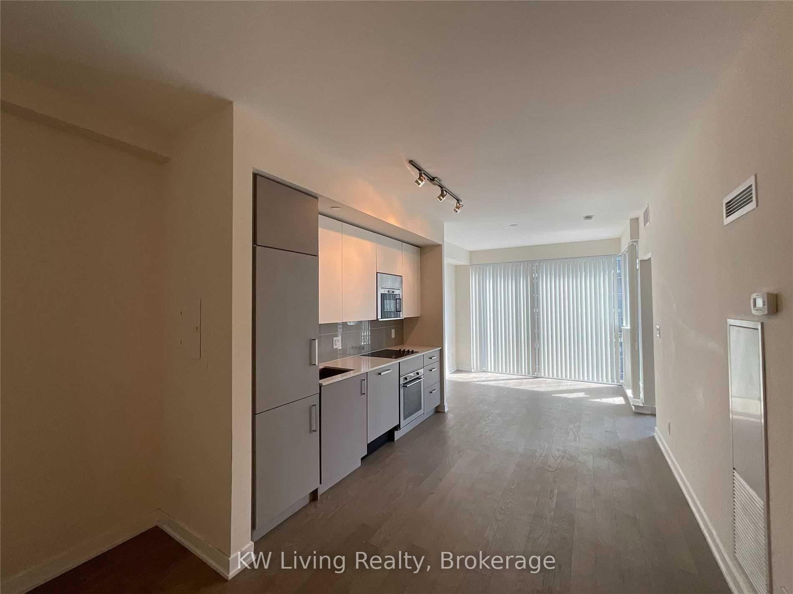 17 Dundonald Street, Unit 509 - Photo 18