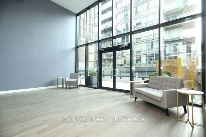 17 Dundonald Street, Unit 509 - Photo 8