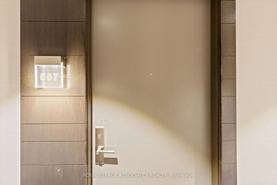 Unit 507 — 15 Merchants' Wharf — photo 5