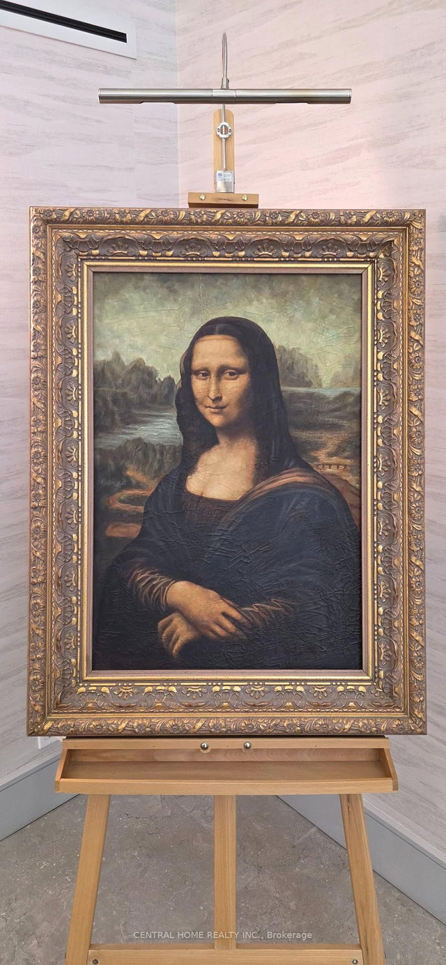 1905 - 18 Holmes Avenue