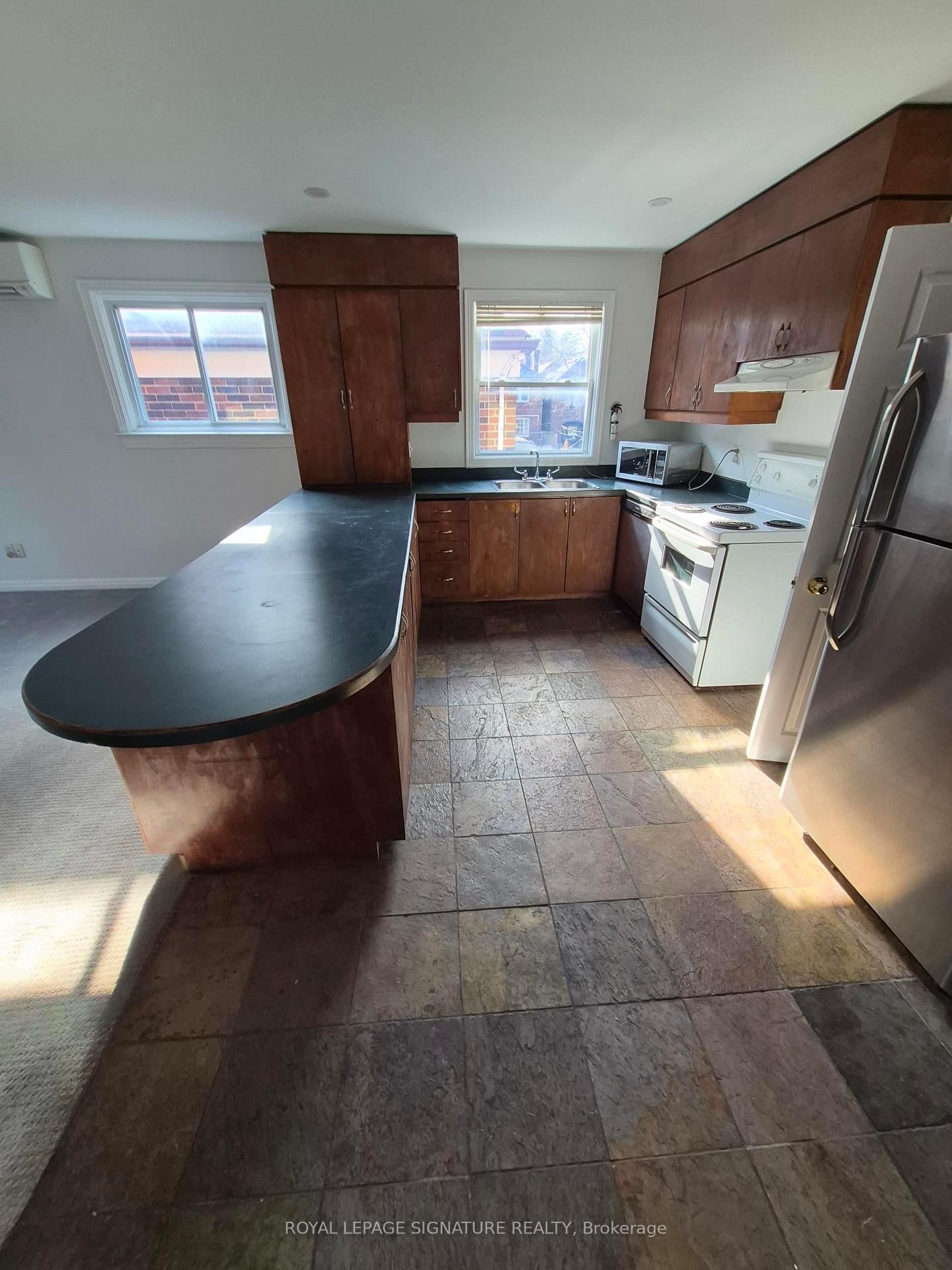 344 Roselawn Avenue, Unit Apt 2 - Photo 3