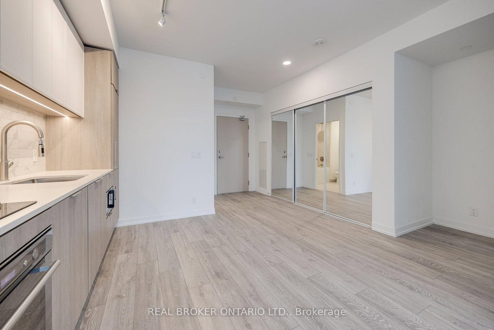 2020 Bathurst Street, Unit 311 - Photo 3