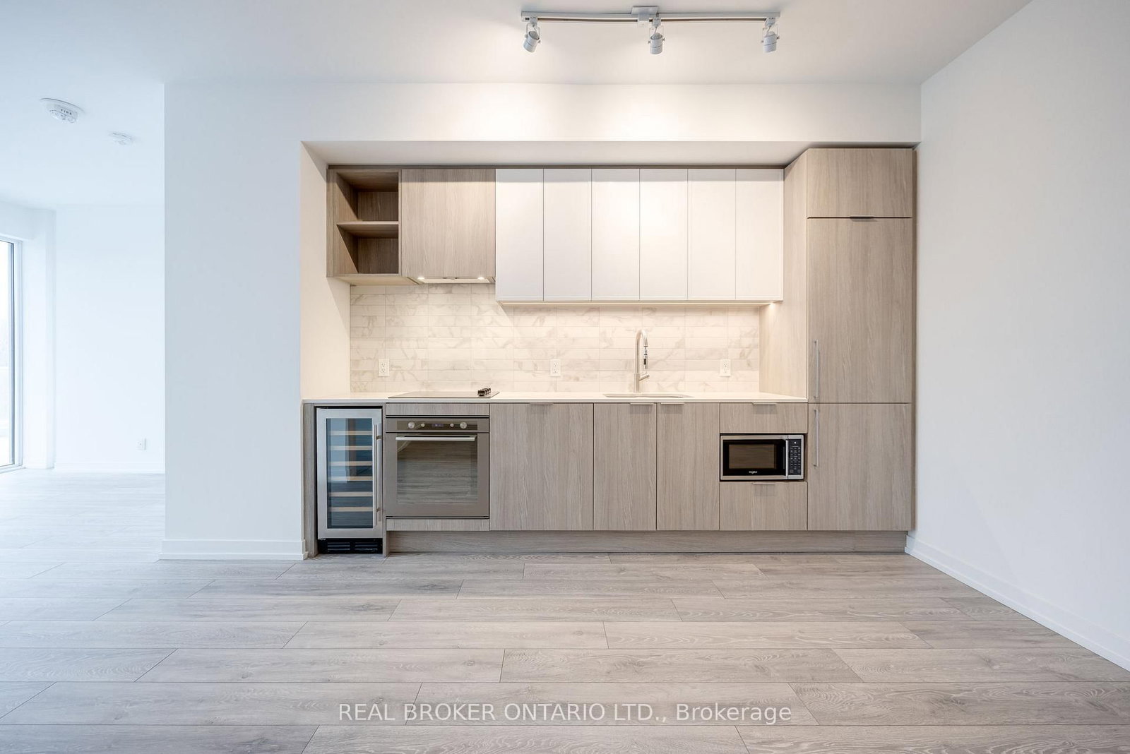 2020 Bathurst Street, Unit 311 - Photo 7