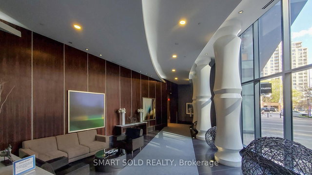 1805 - 5168 Yonge Street