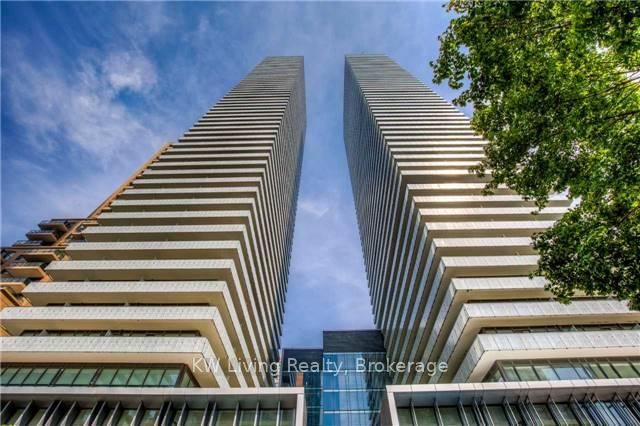 LP4902 - 50 Charles Street E