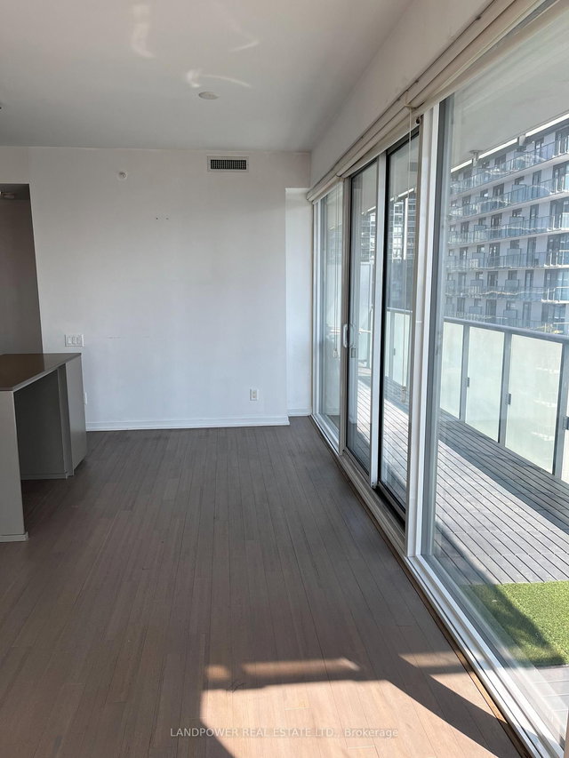 3409 - 101 Peter Street