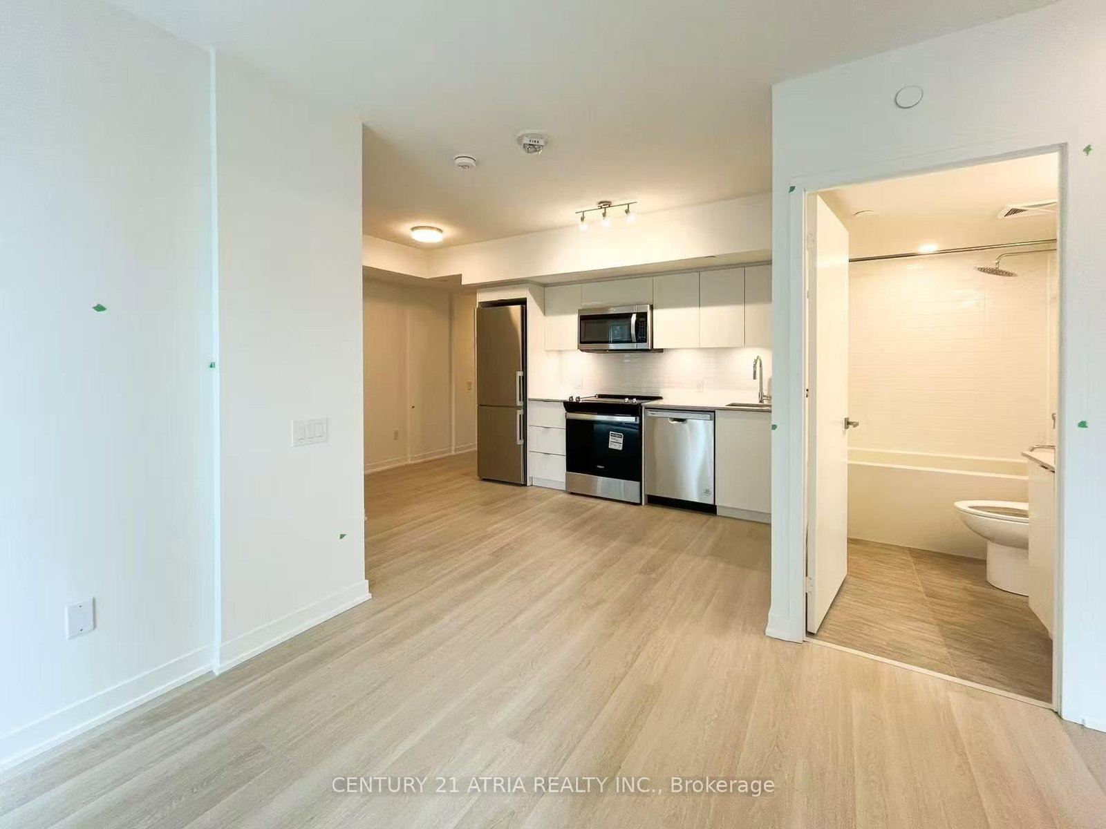 500 Wilson Avenue, Unit 604 - Photo 7