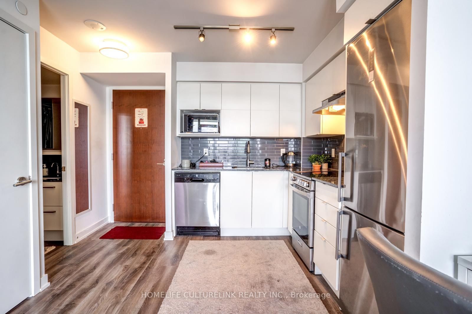 120 Varna Drive E, Unit 1220 - Photo 13