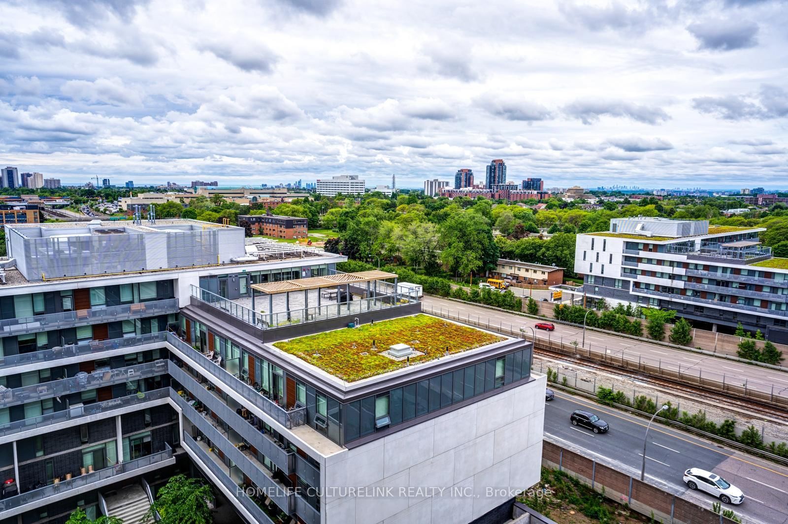 120 Varna Drive E, Unit 1220 - Photo 24