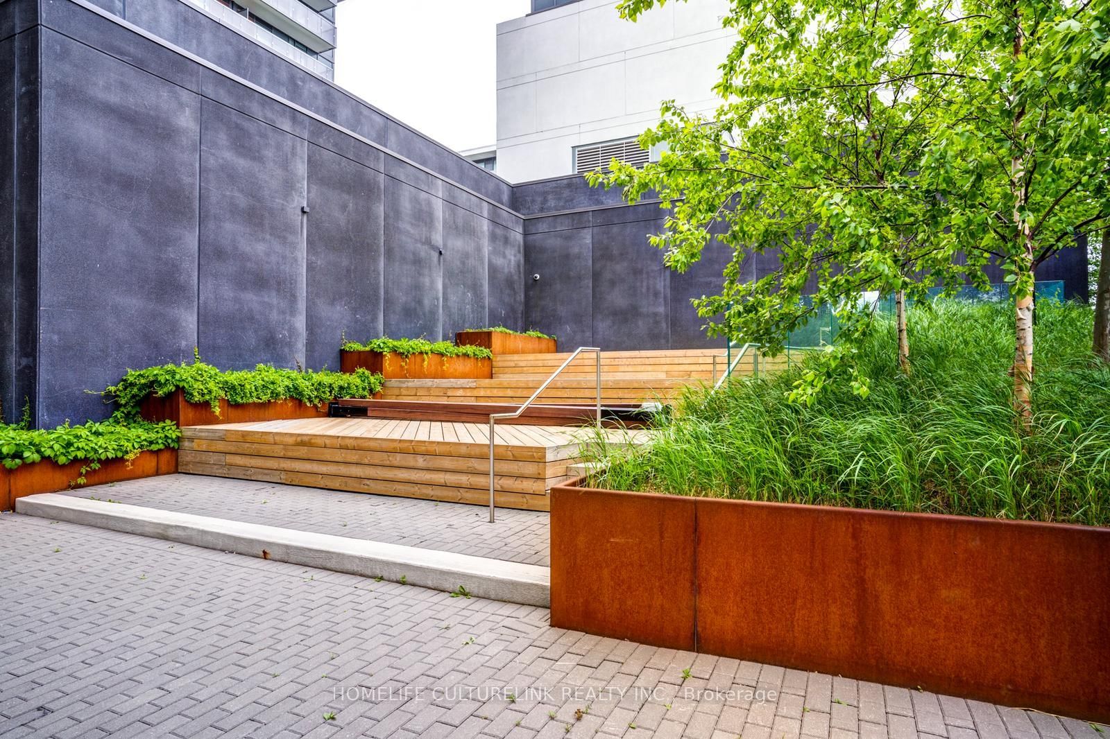 120 Varna Drive E, Unit 1220 - Photo 33