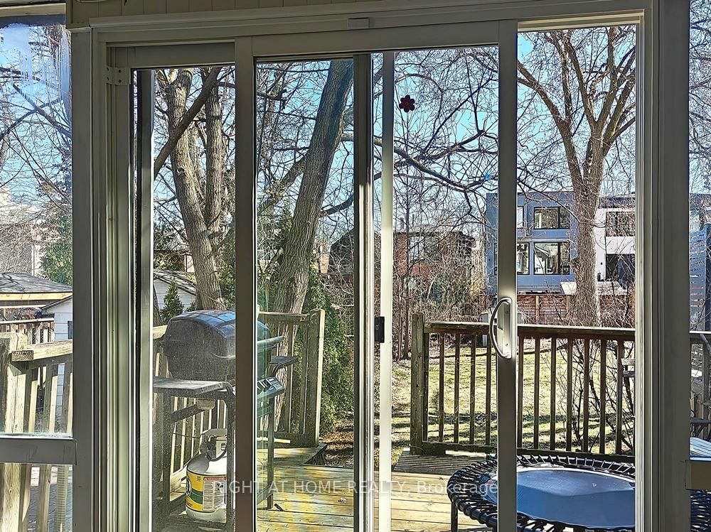 235 Soudan Avenue - Photo 11