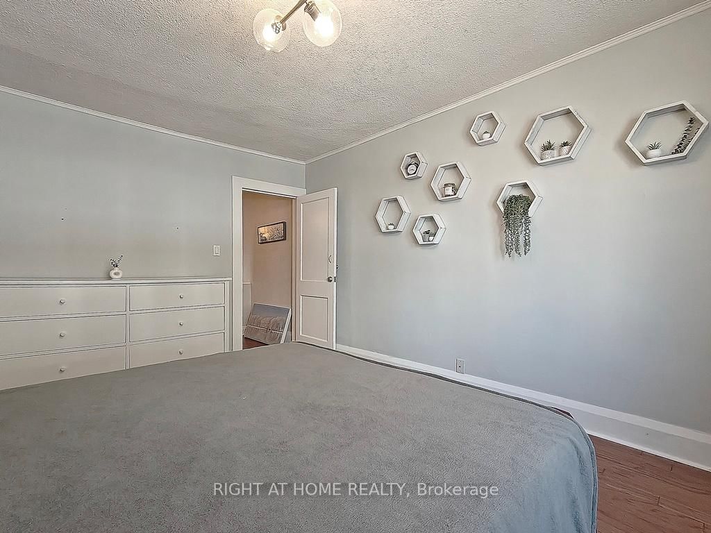 235 Soudan Avenue - Photo 15