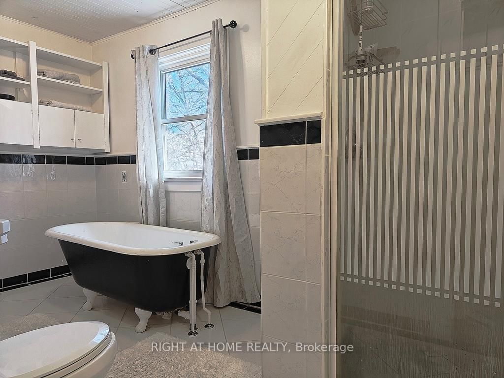 235 Soudan Avenue - Photo 18