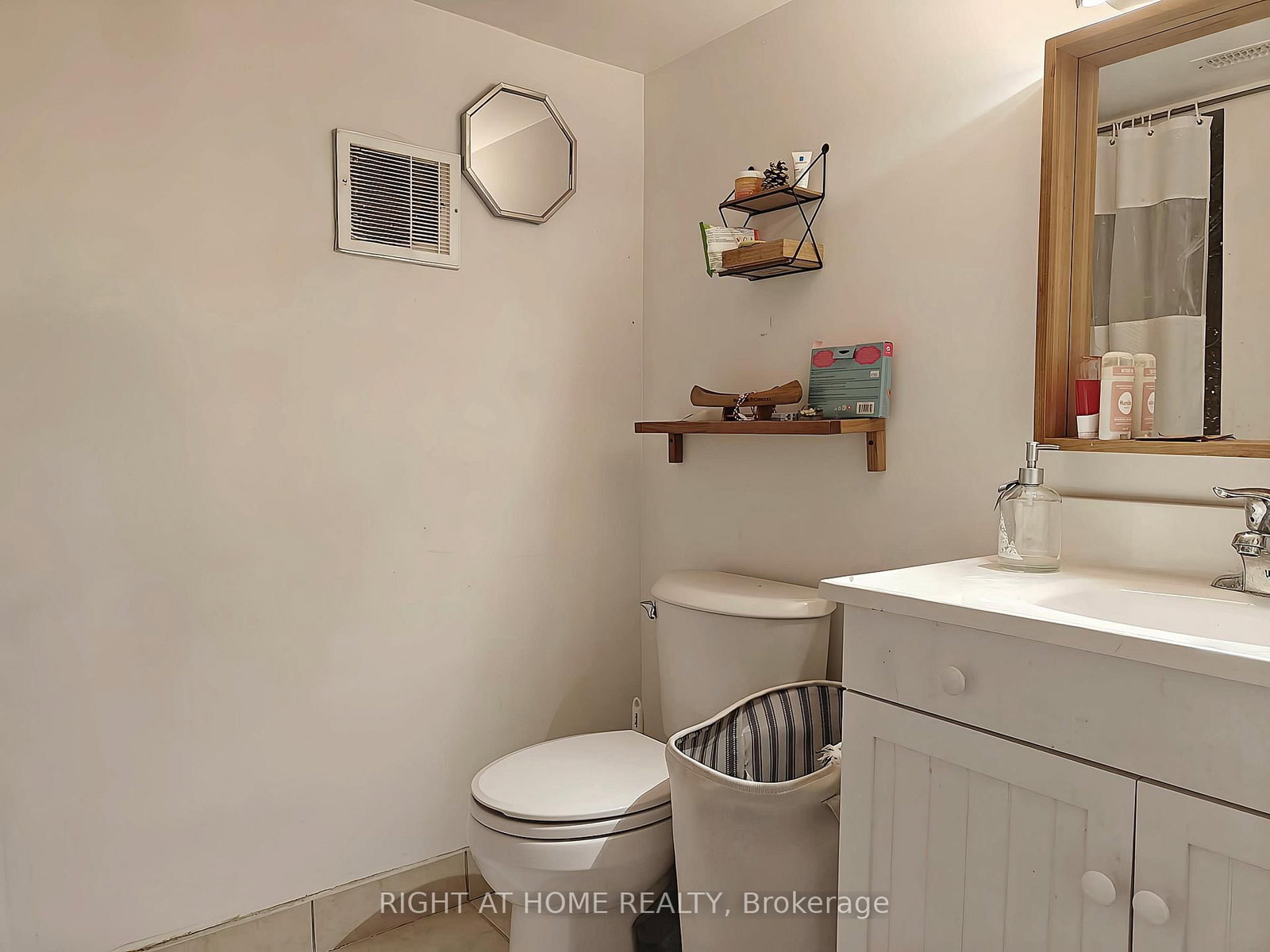 235 Soudan Avenue - Photo 20