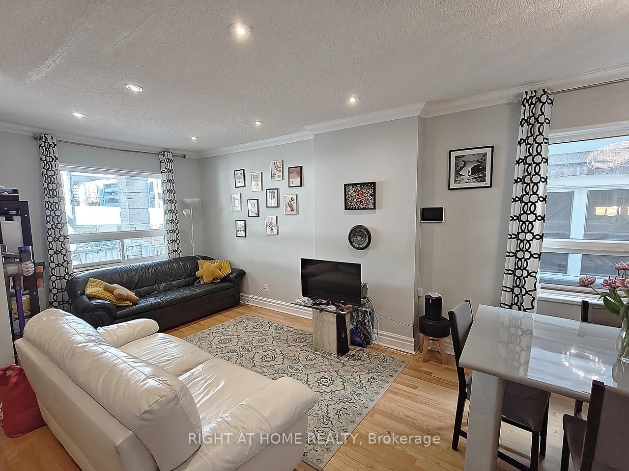 235 Soudan Avenue - Photo 6