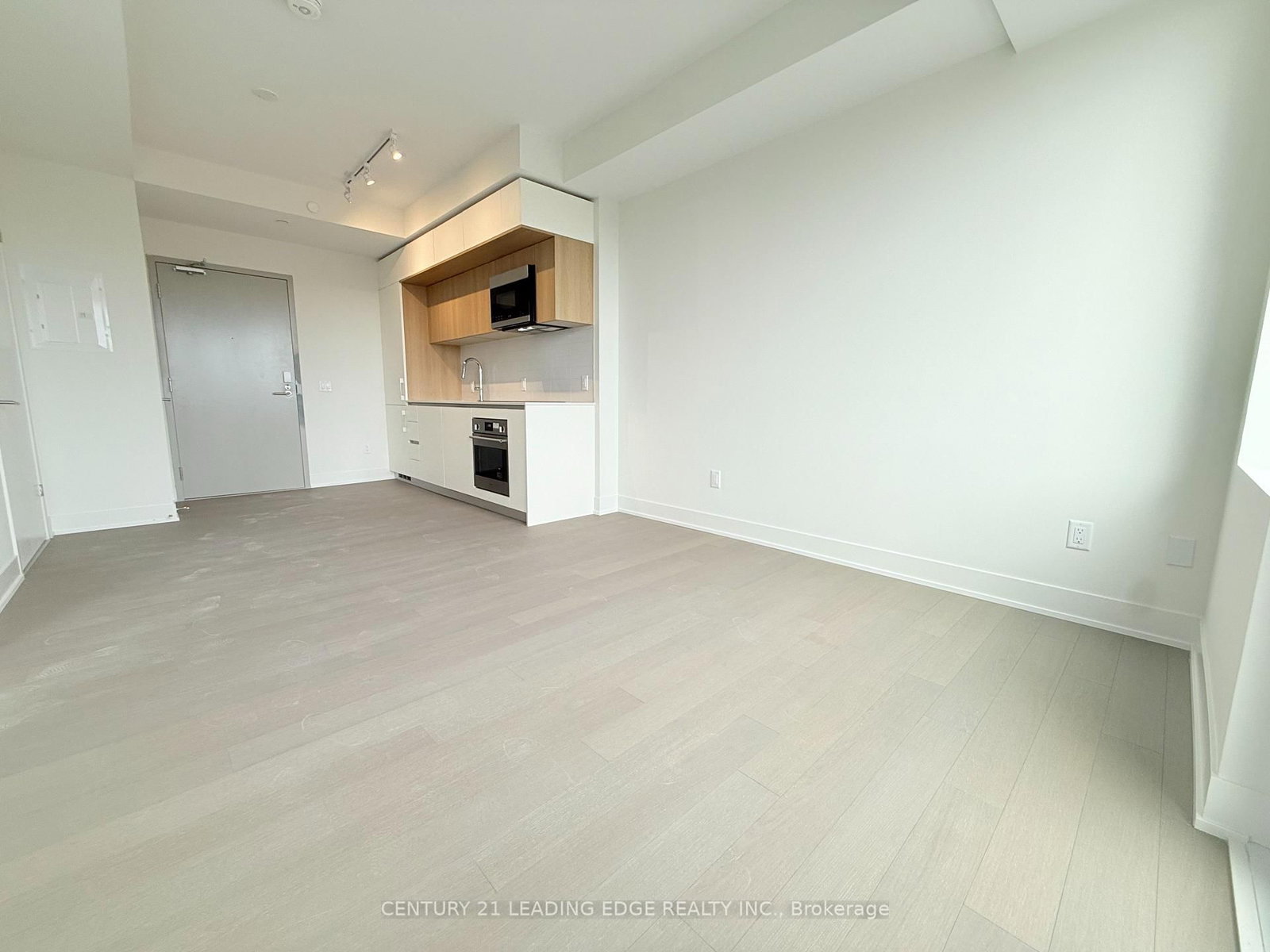 322 Dupont Street, Unit 702 - Photo 10