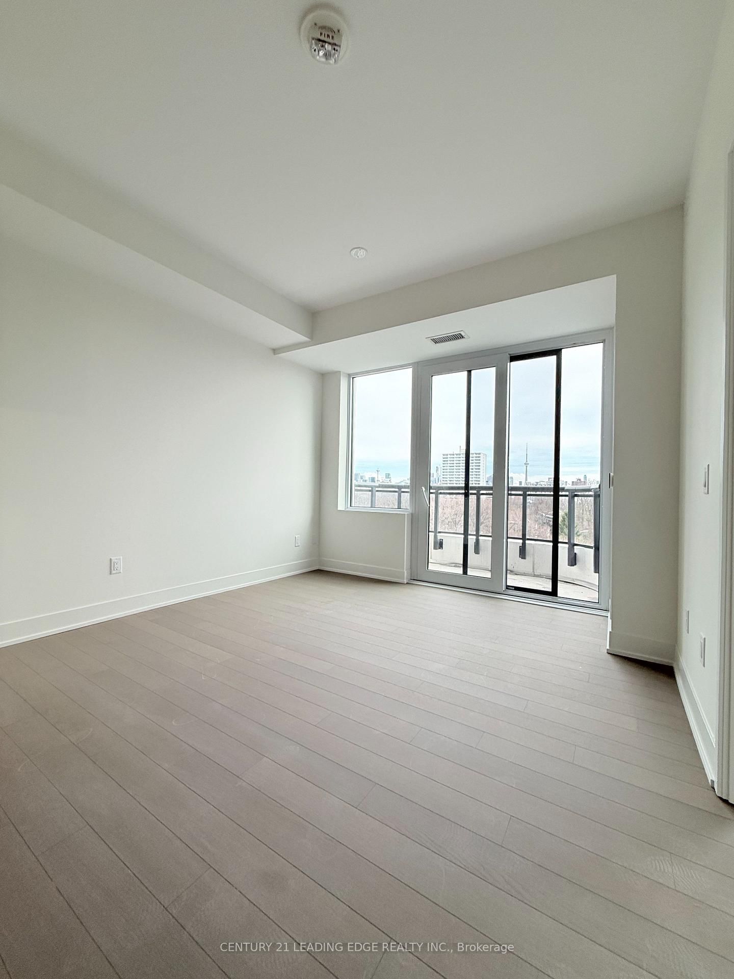 322 Dupont Street, Unit 702 - Photo 5
